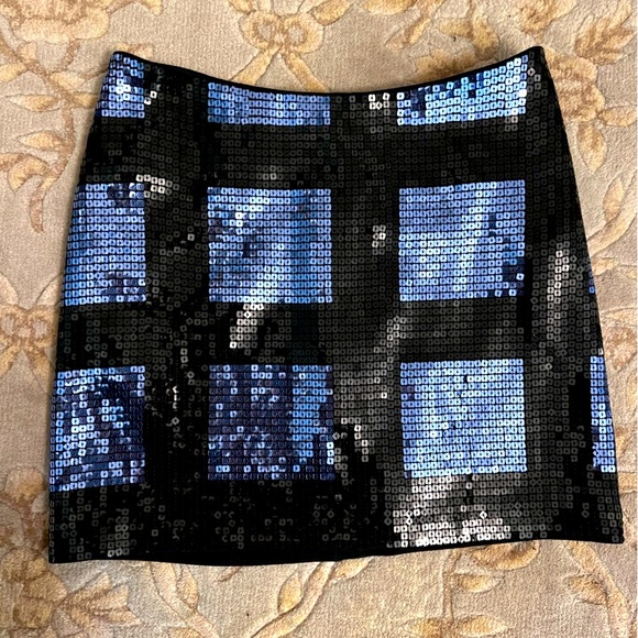 Like new blue and black two-toned sequin skirt from boutique in NJ, size XS/S - Picture 1 of 2